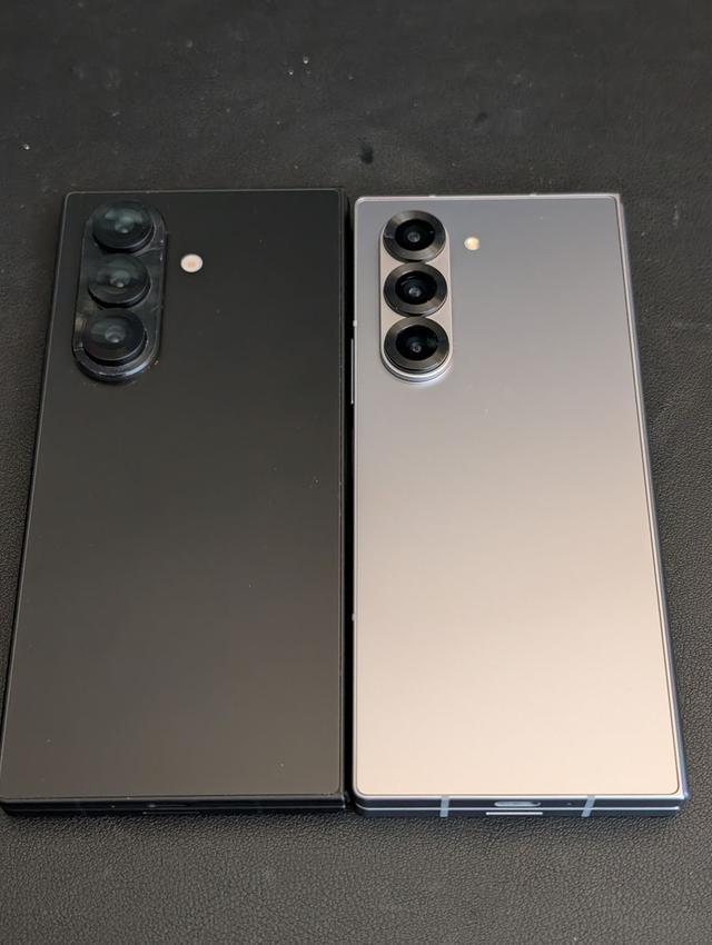 三星Galaxy Z Fold7折叠手机真机曝光:最薄处4.7/10.1毫米