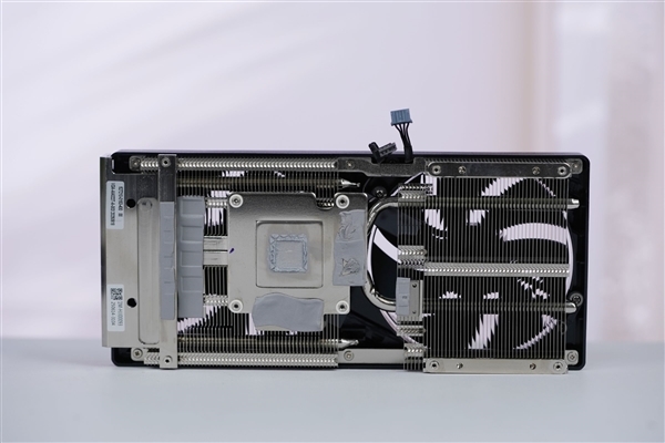 双风扇短小精悍!耕升RTX 5050追风OC显卡图赏