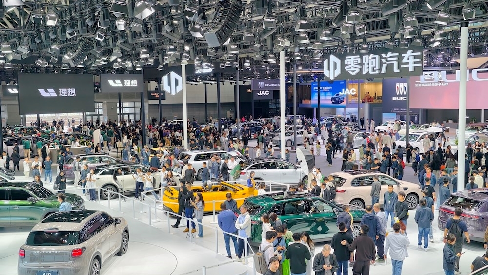 埃安首款增程车限时10.48万起售!综合续航1240公里,上车广汽自研辅助驾驶系统