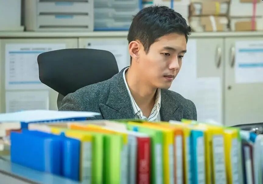 民辦大學教師的科研壓力相對小,但面臨的不確定性也更大 /《黑狗》劇照