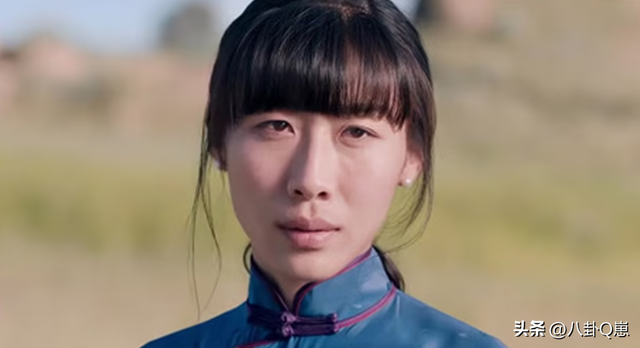 两年婚姻一年出轨，将前夫当小丑，“一尿”成名的她凭啥三封天后