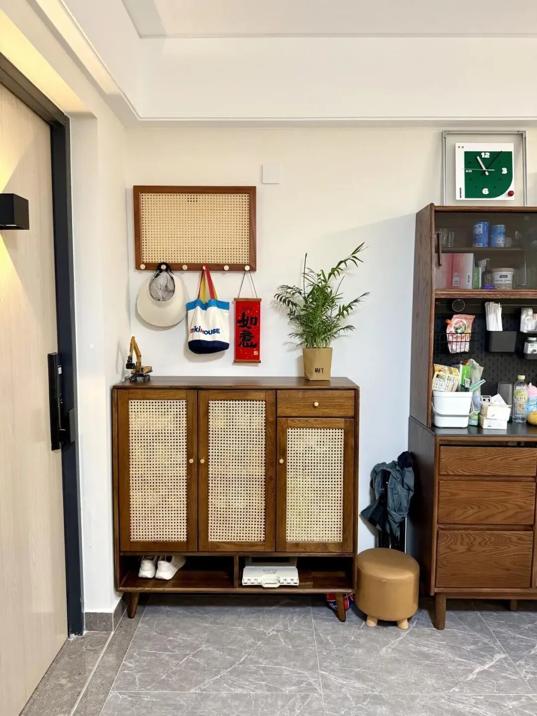 ●韦建斌布置的保租房一角。讲述者供图