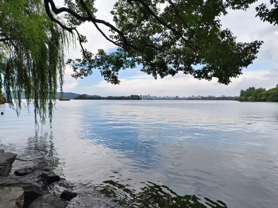 小桐拍摄的西湖