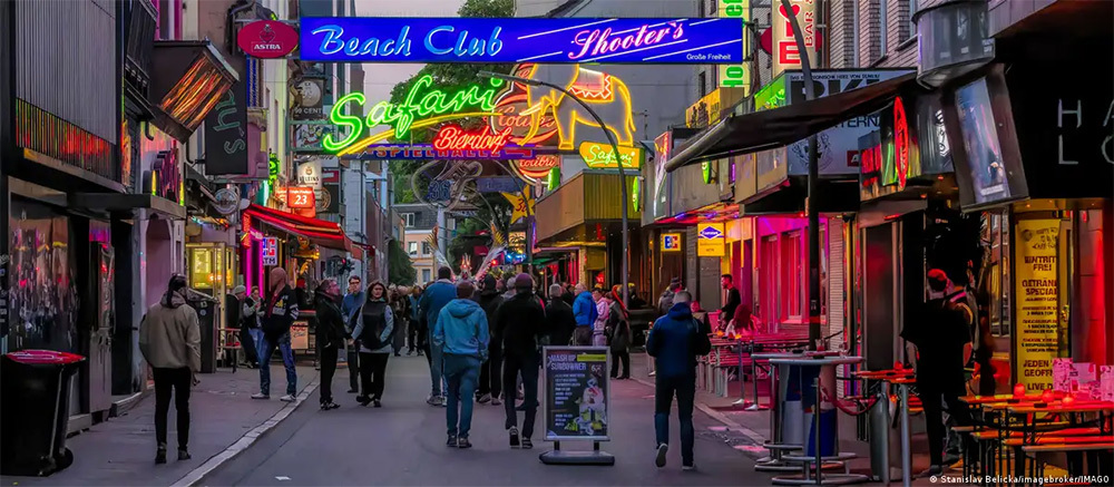 德国汉堡的绳索街长期以来一直是德国性工作的核心区域。 德媒