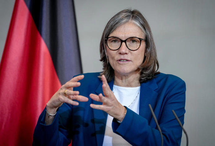 德国“金属行业工会”主席本纳 德《经济周刊》