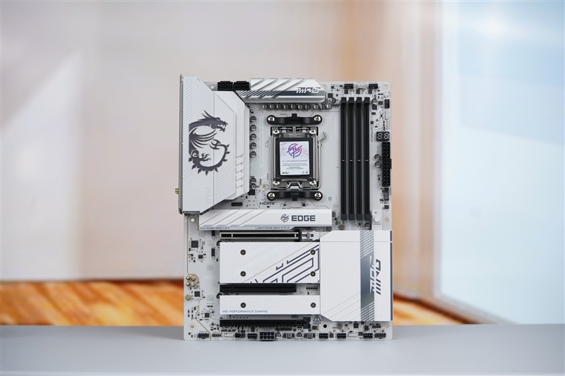 性能与高端X870E持平!微星MPG B850 EDGE TI WIFI主板评测:一键提升10%带宽、降低9ns延迟