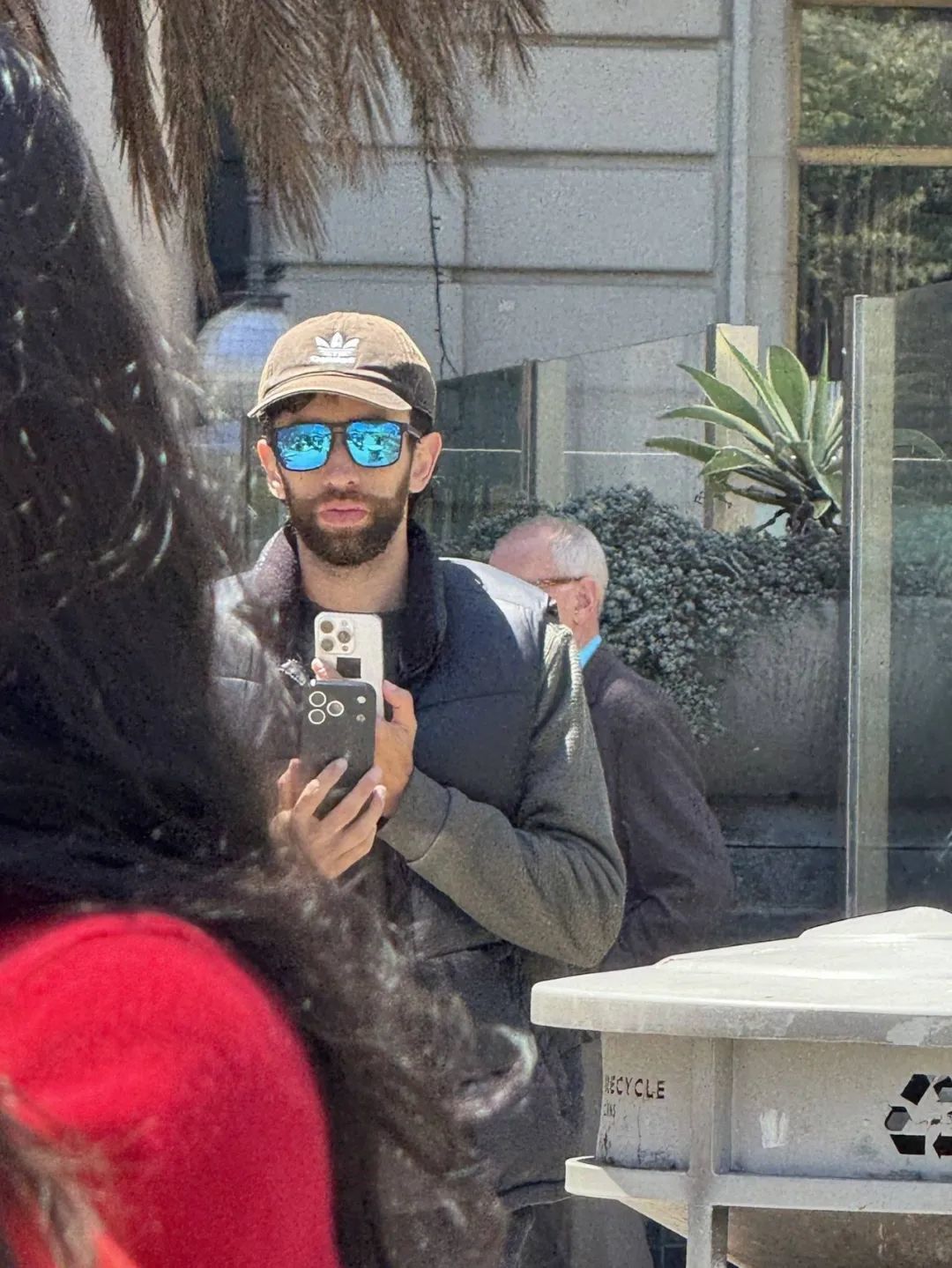 苹果回应首次在华关停直营店/理想i8上市,创始人:第一眼我都觉得丑/索尼起诉腾讯新作抄袭