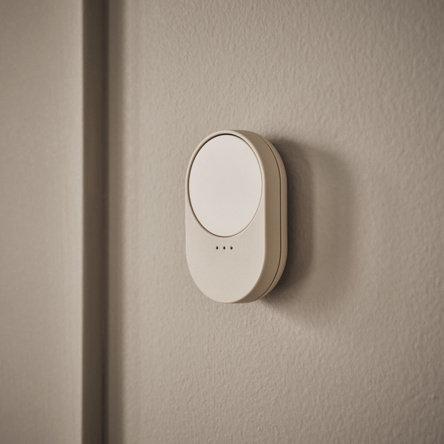 <em><em><em><em>The Bilresa remote comes in two versions; this is the scroll wheel option.</em></em></em></em>