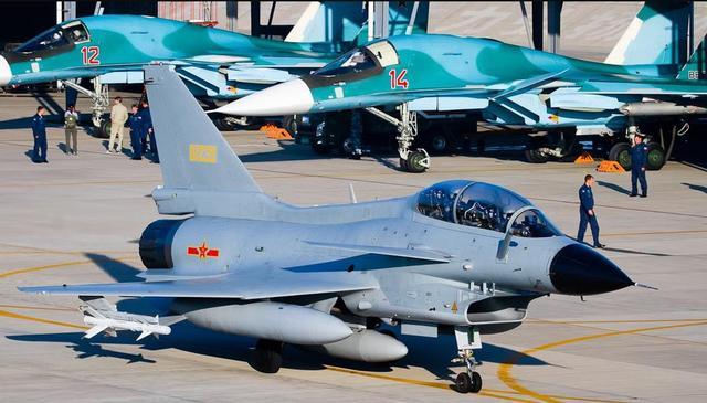 (中国装备了数百架歼-10系列战机)