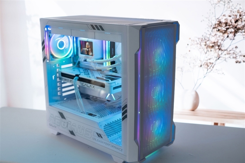 影驰RTX 5060 Ti金属大师白金版16GB MAX OC评测:DLSS 4加持4K游戏轻松流畅 纯白设计完美匹配影驰全家桶