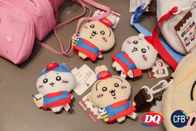 ◎DQ与Chiikawa的联名周边,打出了3小时即售罄的好成绩