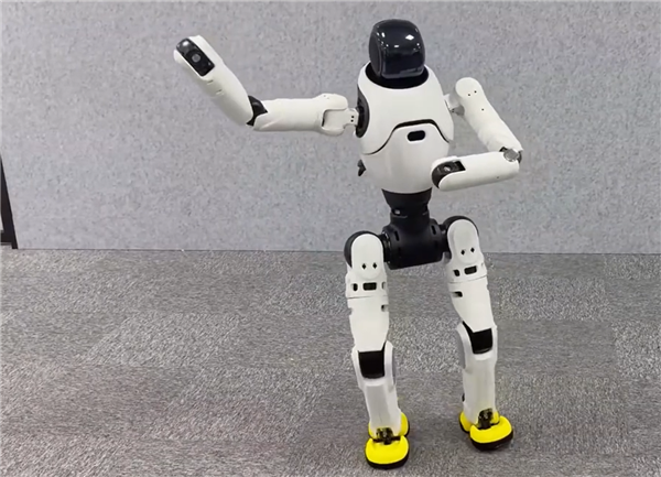 智元机器人发布人形机器人灵犀X2:毫秒级的交互反应能力