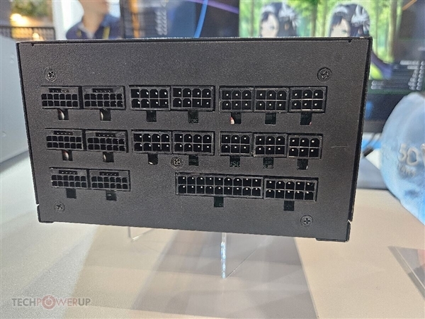 海韵3200W电源配备6个16针接口:杜绝显卡烧毁