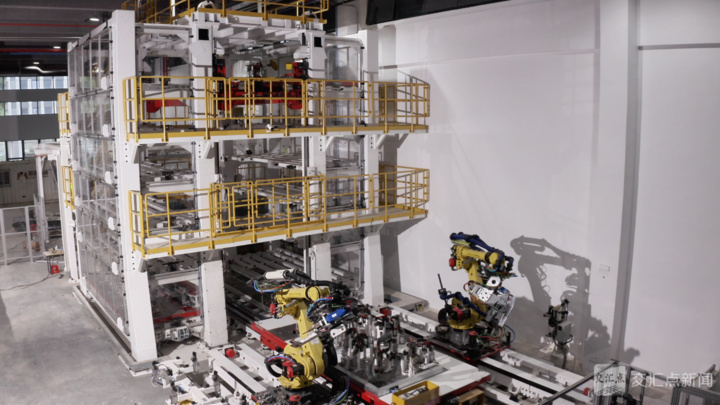 “魔幻岛”集成了多项汽车装备制造领域的前沿“黑科技”。