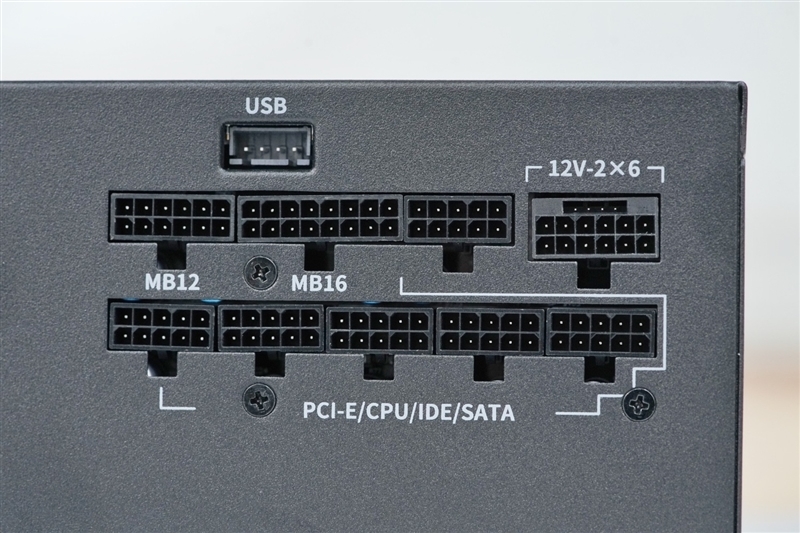 鑫谷数智金牌DM-850G电源评测:双MCU芯片加量不加价!12V输出平稳极限负载超1000W