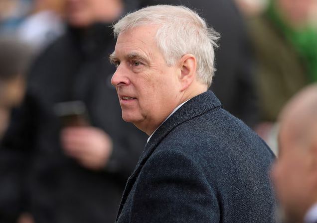 2023年12月25日,英国安德鲁王子在教堂参加活动。图源:英媒