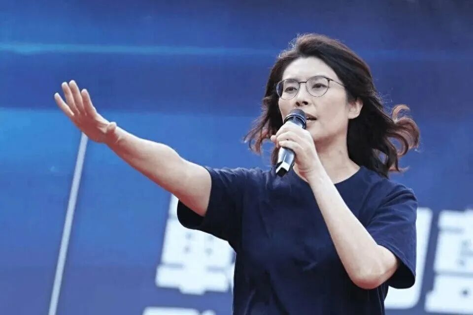 郑丽文 图:资料