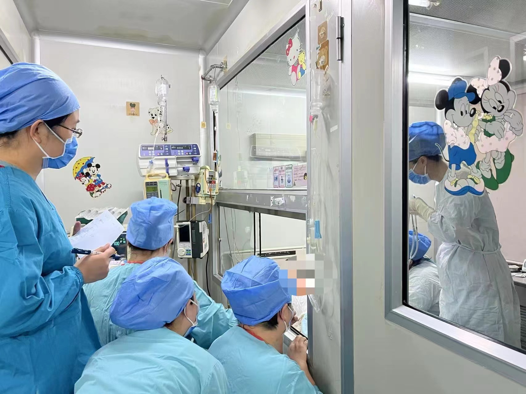 北京儿童医院白血病团队给小福制订了个性化减毒化疗方案。 图源：北京儿童医院