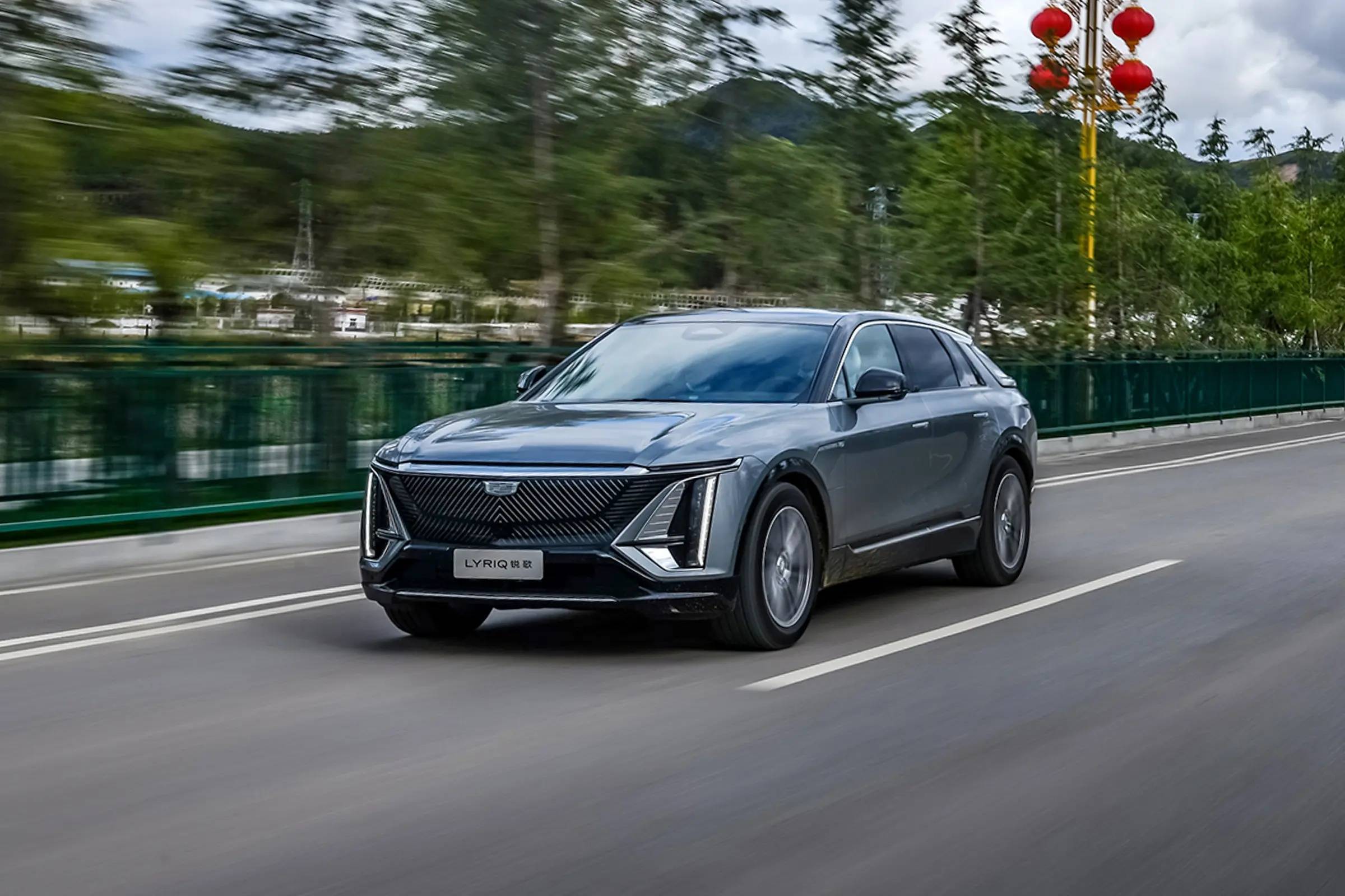 中杯 LYRIQ、大杯 VISTIQ、超大杯 ESCLADE IQ,凯迪拉克电动化主打以不变应万变