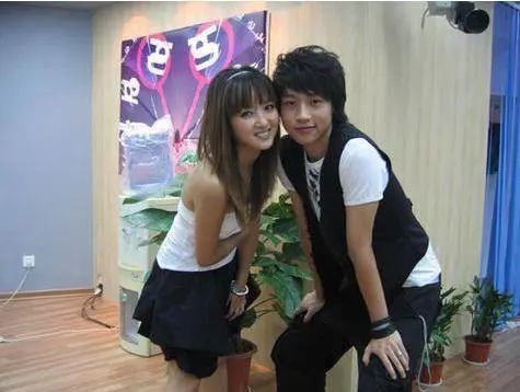 吵翻天了…他俩到底结没结婚啊？