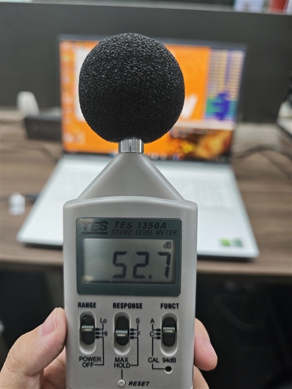 宅系玩家首选!七彩虹橘宝R16 Ultra评测:高颜值金属外观 2k游戏爽玩