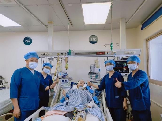 ▲坠楼女子奇迹生还。图据湘雅三院