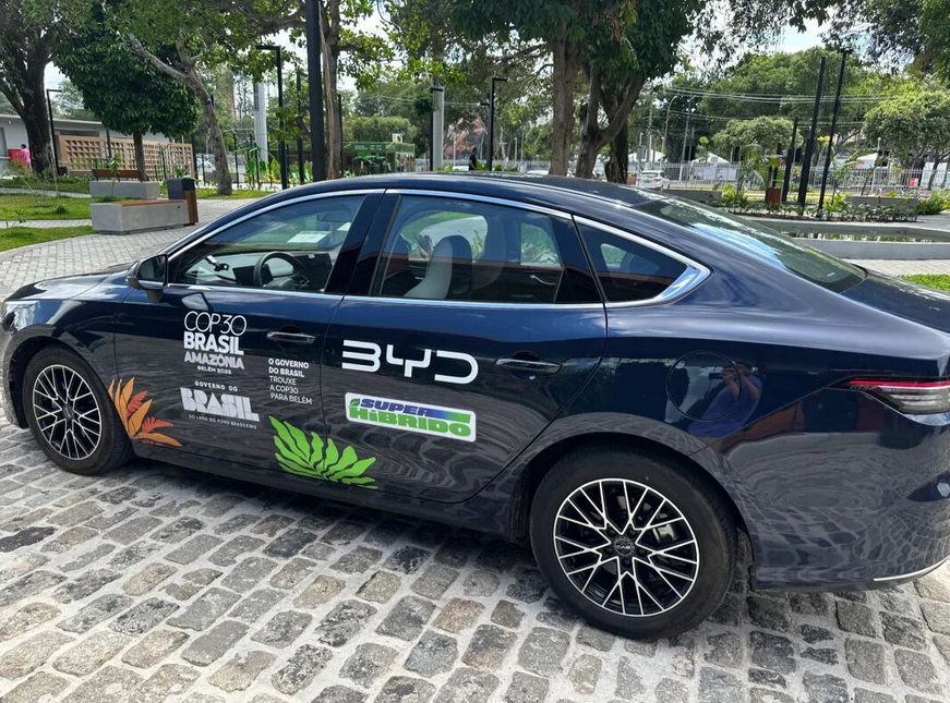 据生态环境部介绍,中国新能源车企向COP30提供了230辆新能源车