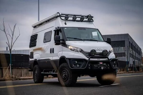 国内首款基于意大利依维柯Daily 4x4国六底盘改装的漫步者B型房车