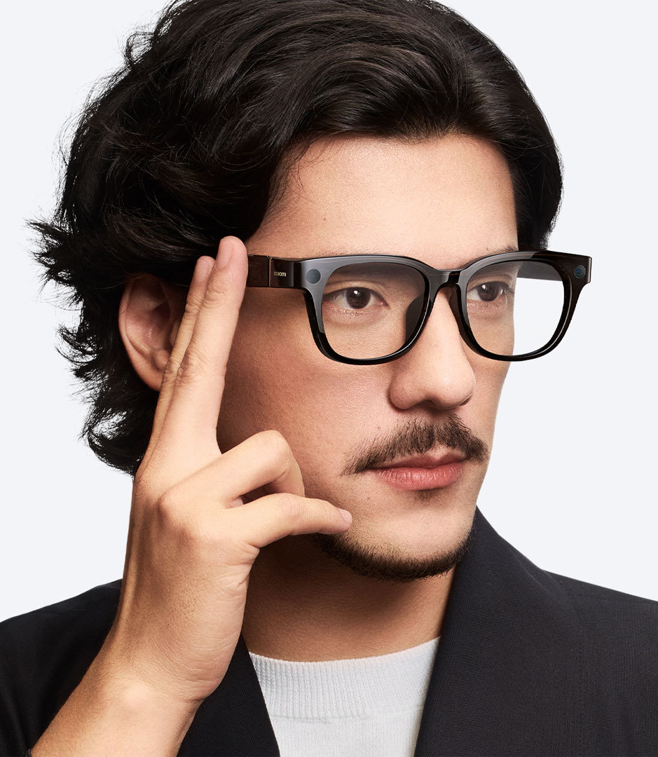 苹果眼镜路线图曝出:AI拍照眼镜、青春版头显Vision Air 27年登场,再次虽迟但到?