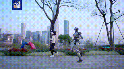 中东土豪,抢购深圳众擎机器人