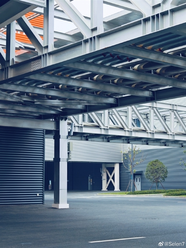 小米智能家电工厂实拍：有草坪、湖景 整洁的不像工厂