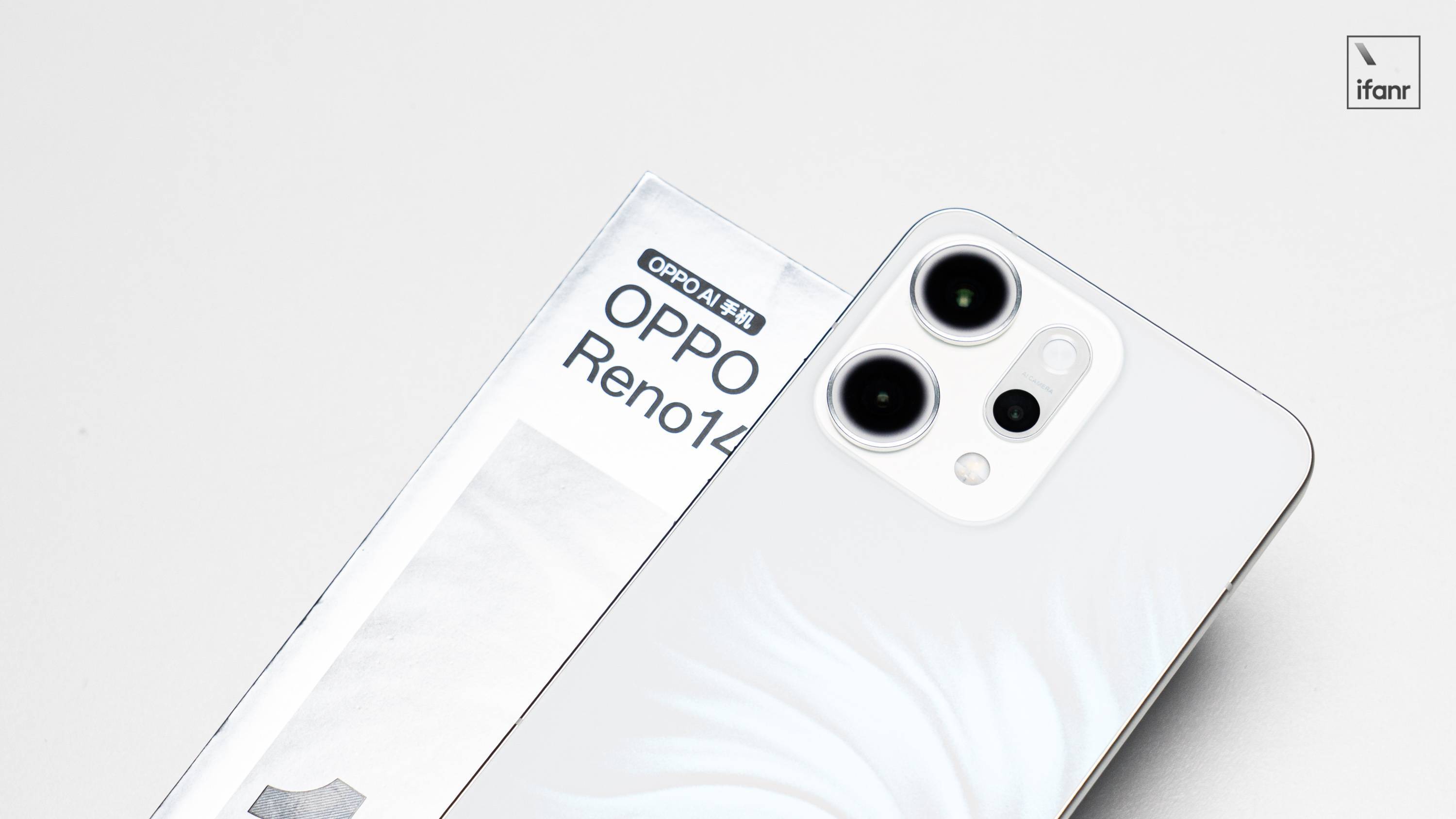 OPPO Reno14 Pro:全 5000 万像素四摄,将 Live Photo 拉进 4K HDR 时代 | 新品画报