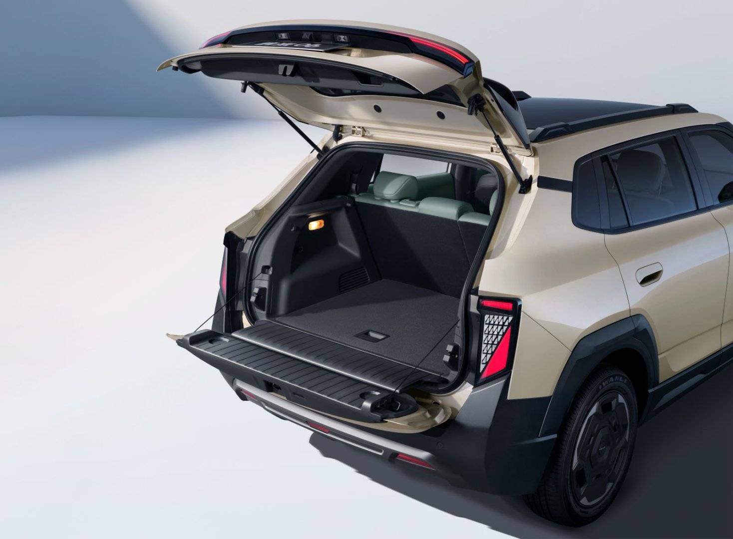 东风纳米 06 首秀,小车大空间,10 万元级就有天地门