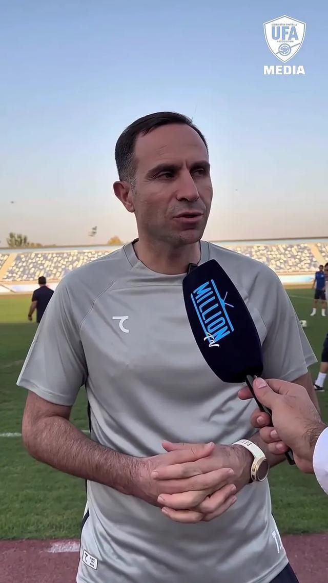 率队征战中亚杯期间,卡帕泽接受媒体采访