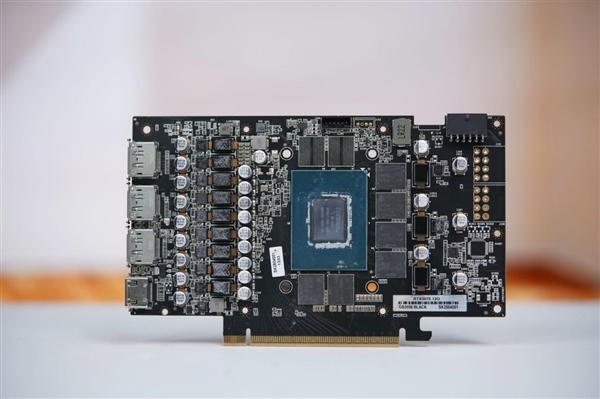 第四代电竞之心!铭瑄RTX 5070 iCraft OC 12G图赏