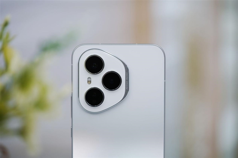 鱼与熊掌全都要!荣耀400 Pro评测:7.8mm机身塞进旗舰性能和影像