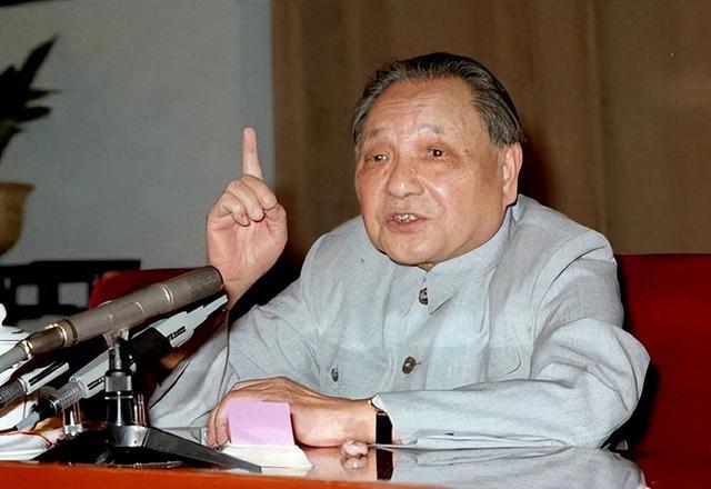 1990年，邓小平警告西方国家：别幻想中国会乱，否则就是血流成河