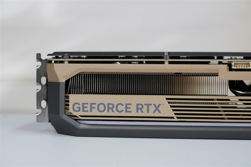 索泰RTX 5070 Ti AMP EXTREME INFINITY显卡评测：300W烤机不到61度 性能赶超RTX 4080