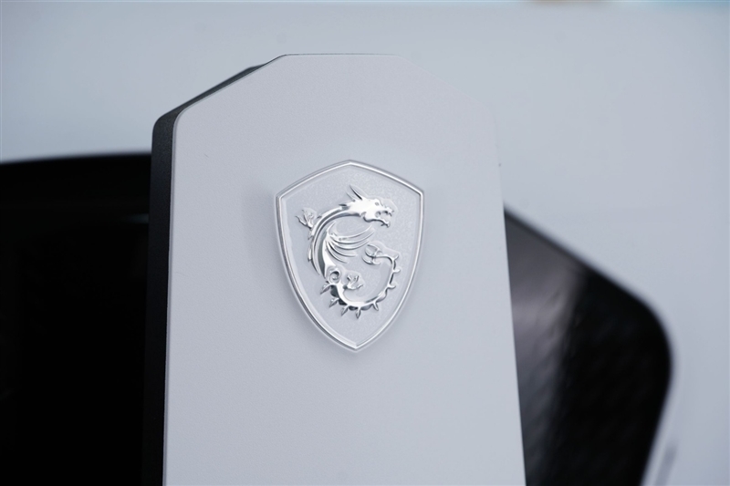 微星MPG 274URDFW E16M显示器评测:Mini-LED面板性能优秀价格亲民 更适合主流玩家的电竞显示器