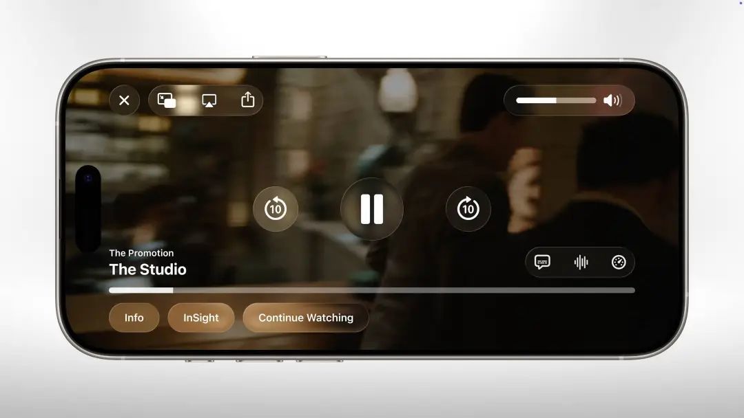 iPhone系统最激进更新来了!iOS 26变玻璃,苹果AI“明年再说”