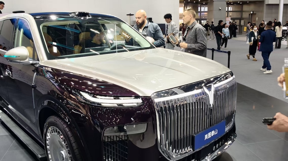 埃安首款增程车限时10.48万起售!综合续航1240公里,上车广汽自研辅助驾驶系统