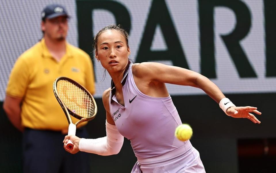 法网八强决出四席!郑钦文将战萨巴,斯瓦泰克25连胜势头正盛