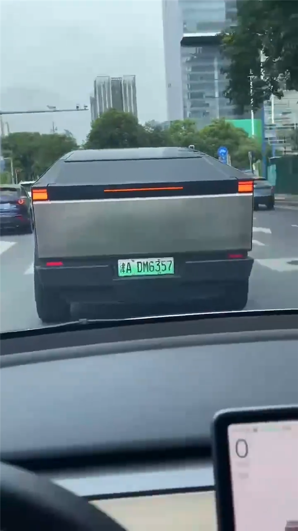 特斯拉cybertruck皮卡上线阿里拍卖平台:无报废年限 可上绿牌