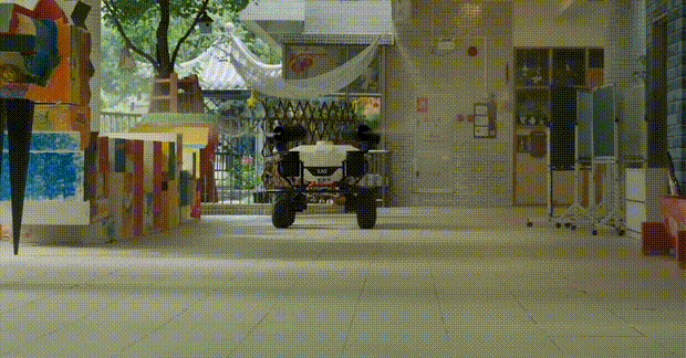 极飞发布的新农业无人车,可以让你在空调房里远程种地