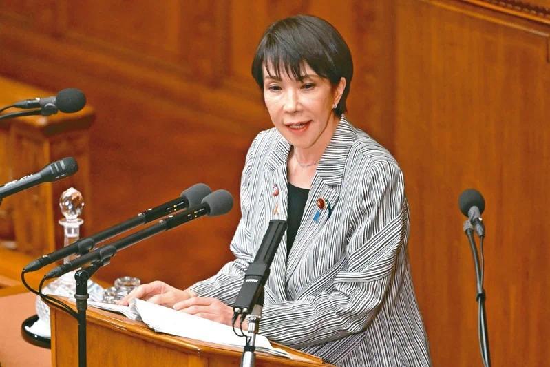 11月7日,日本首相高市早苗首度在众议院预算委员会答询,谈到“台湾有事”是否构成日本“安保法制”下的“存亡危机事态”。图为她4日在众院院会答询。法新社