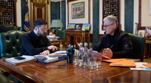 10日,泽连斯基听取对外情报局局长报告 泽连斯基X账号