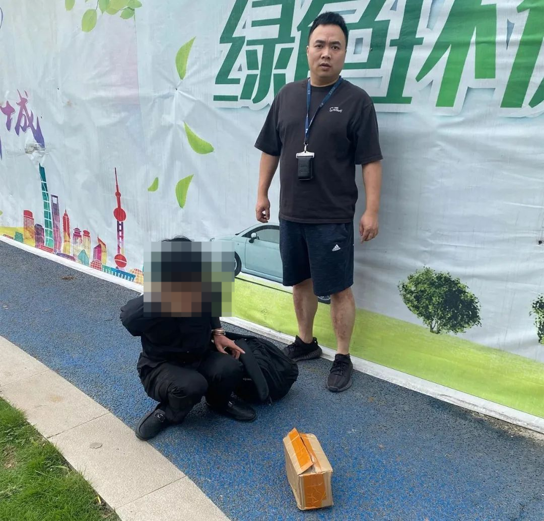 ▲犯罪嫌疑人被抓获。图据富顺公安