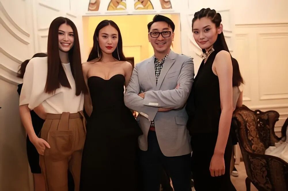 何穗、秦舒培、赵磊、奚梦瑶