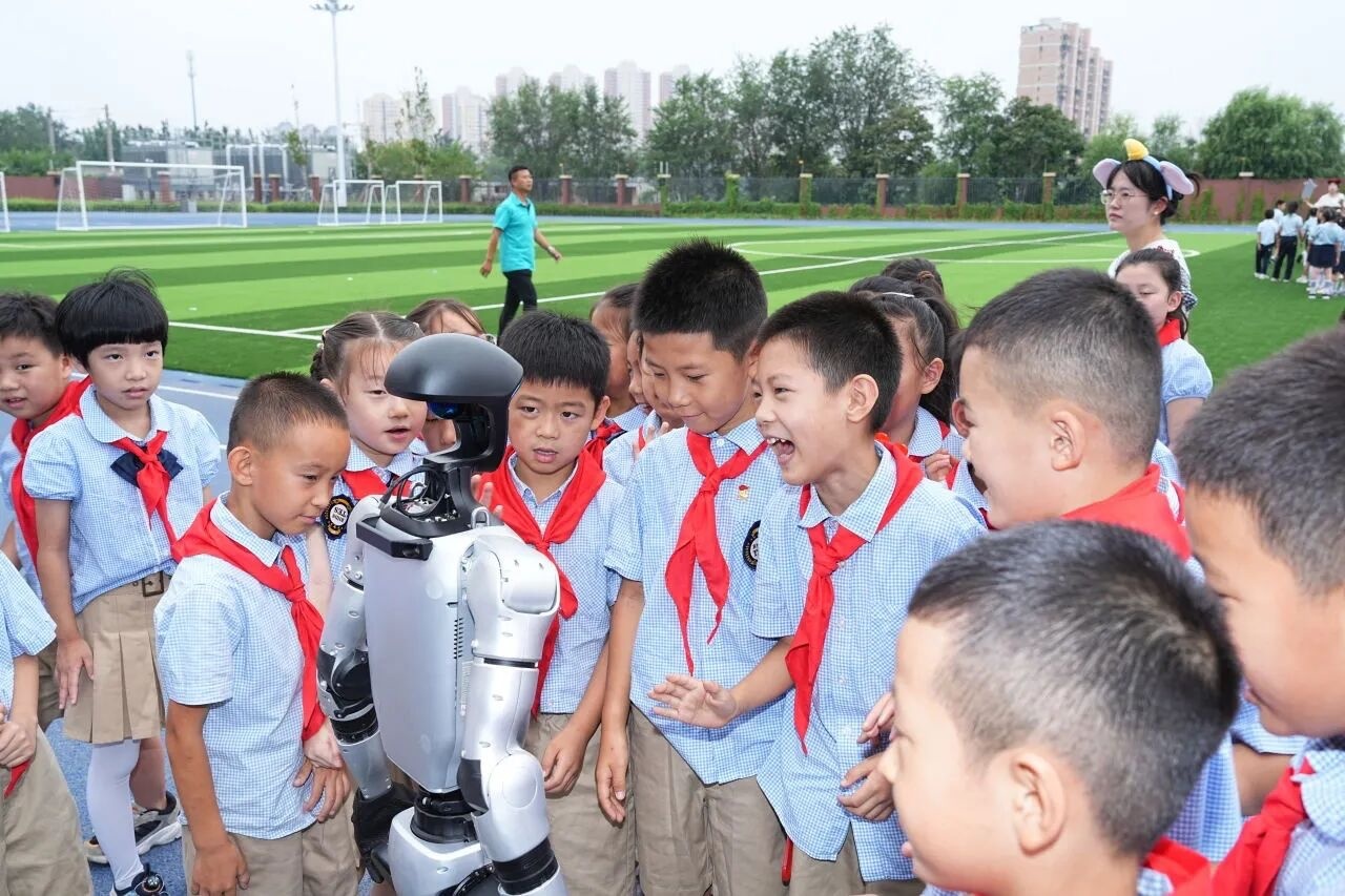 孩子们享受优质教育(央广网发 北京十一学校天津实验学校供图)