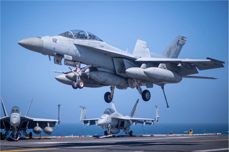 F/A-18F“超级大黄蜂”战斗机 资料图 图源:“战区”网站报道配图